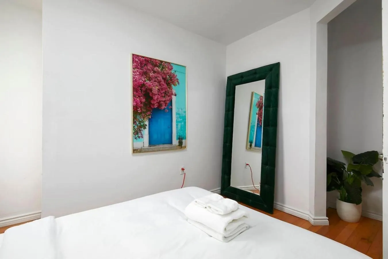 Prime Location Gorgeous 4Br Downtown Mtl Zj2 Apartment Montreal