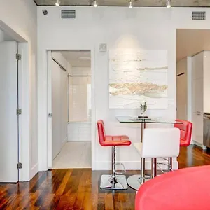 Apartment Perle Toute Equipee Avec Vue, Wi-fi Et Balcon Entre Vieux Et Centre-ville, Montreal