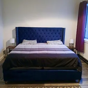 Apartment No°1~plaza St-hubert~metro Jean-talon~jarry Parc, Montreal